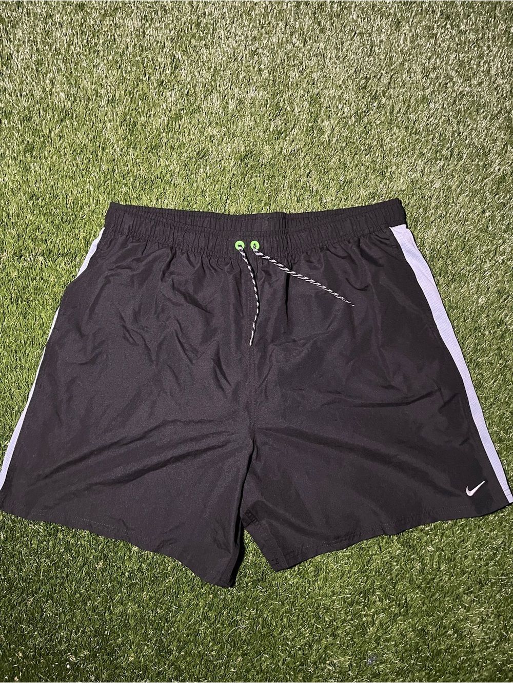 Nike Men’s XXL Black Athletic Shorts W/ Mesh Liner (read description)